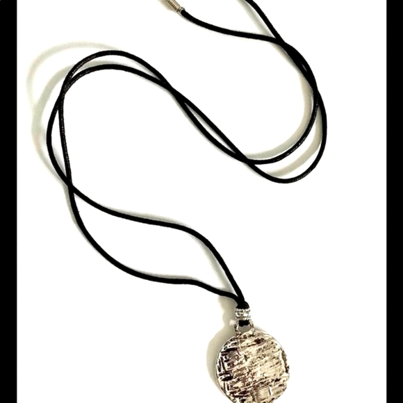 Necklace - Picture 2 of 2